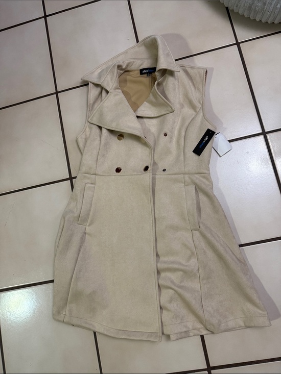 Alice Blue Jackets & Blazers - Alice Blue Sleeveless Trench Vest in Light Beige